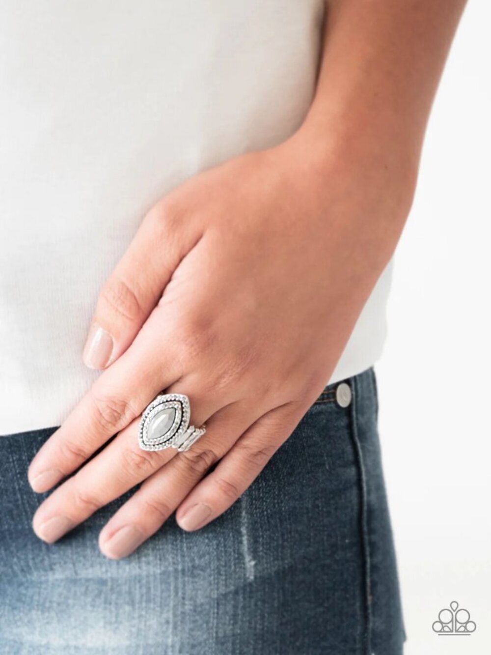 Paparazzi Jewelry Accessories - Modern Millionaire - Silver Ring - Vintage